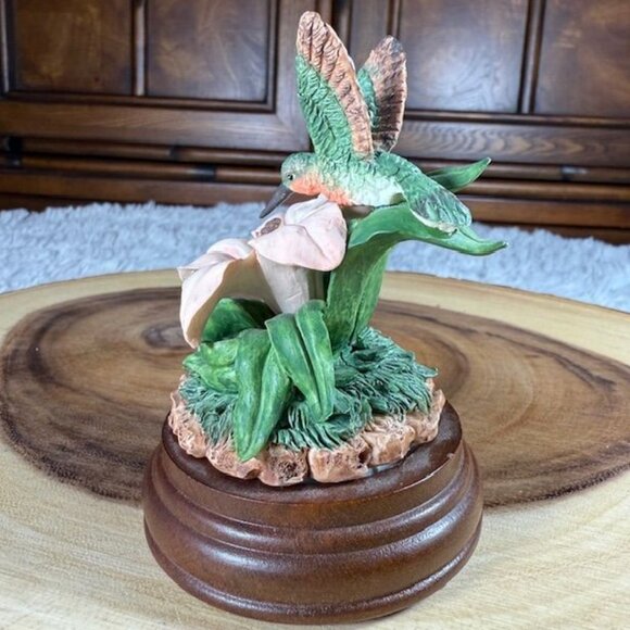 Vintage Westland Hummingbird Chopin's Nocturn Porcelain Wood Musical Figurine - Picture 6 of 13